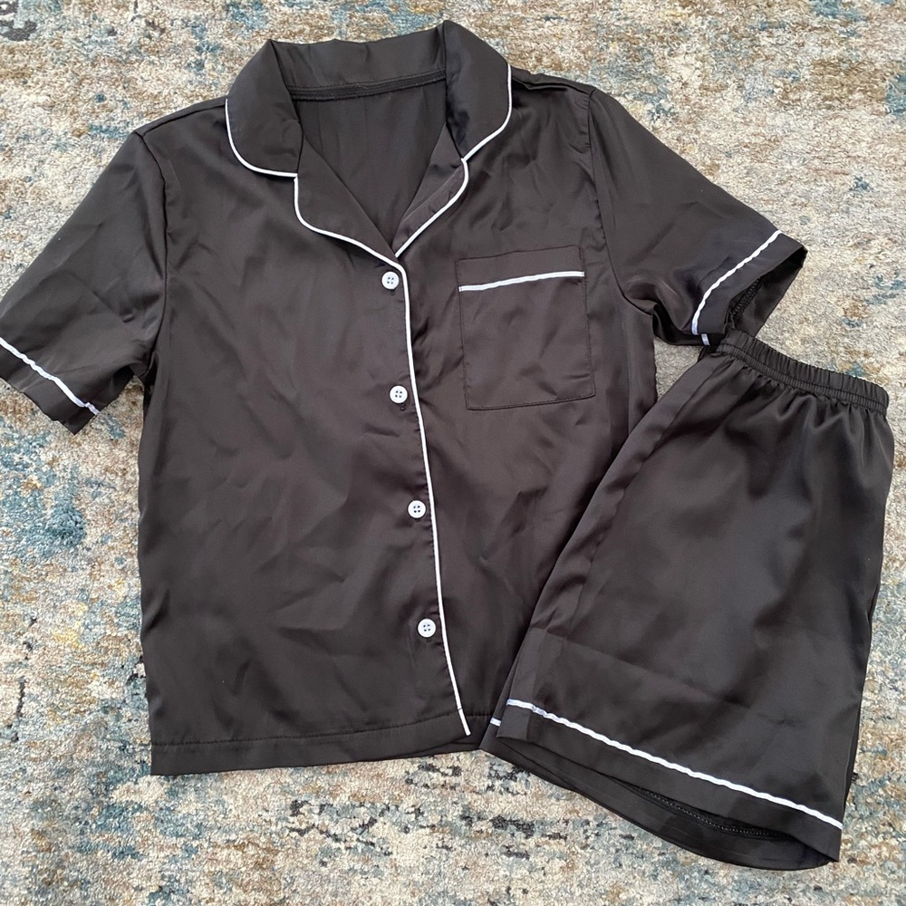 SHEIN Black Kids Pajama Set